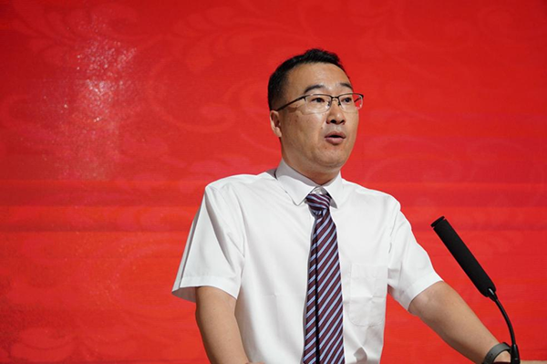 吴建强主持典礼